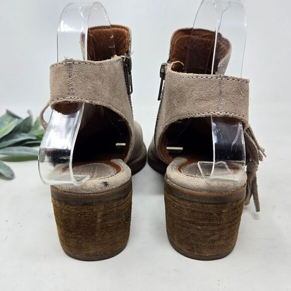 BORN Monikah Tassel Bow Ankle Booties Stone 8M - Picture 5 of 9